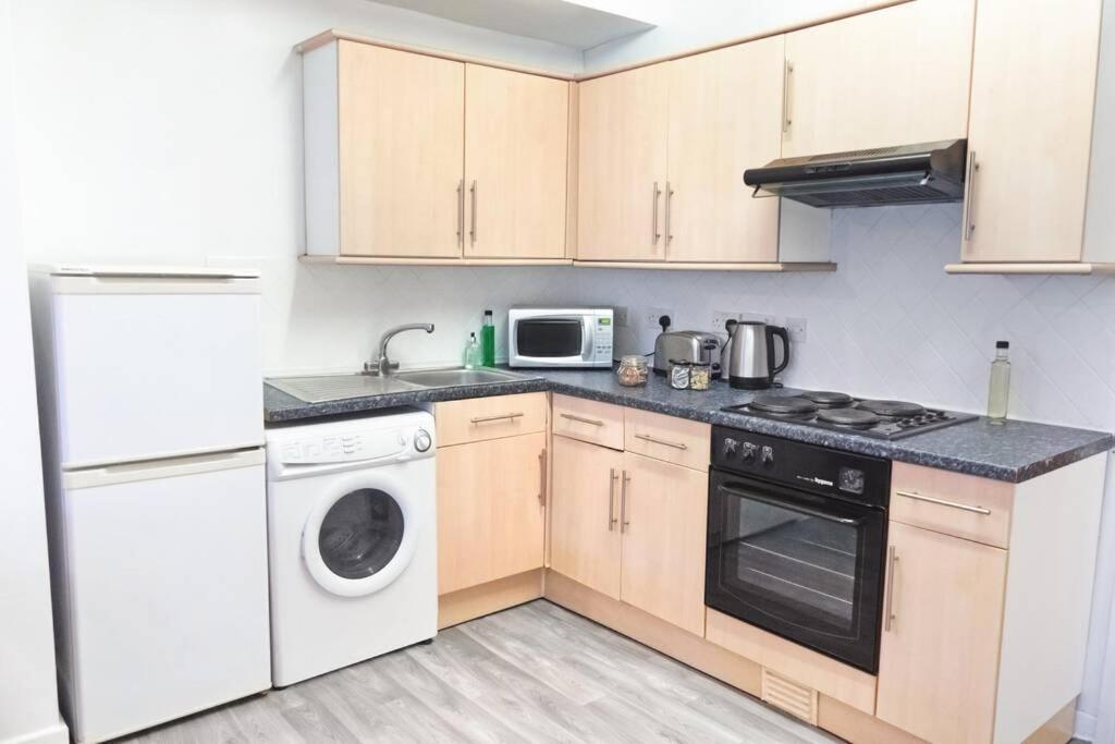 Apartment Up To 9 Close To Centre, Big Tv And Wifi Кардіфф Екстер'єр фото